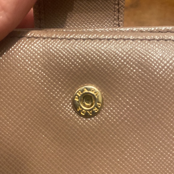 💯 AUTH. Prada beige small zippy wallet - Picture 14 of 14